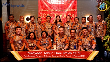 Foto Bersama Pengurus dan Kepala Cabang Pada Perayaan Tahun Baru Imlek 2575 di Kantor Pusat BPR Wilis