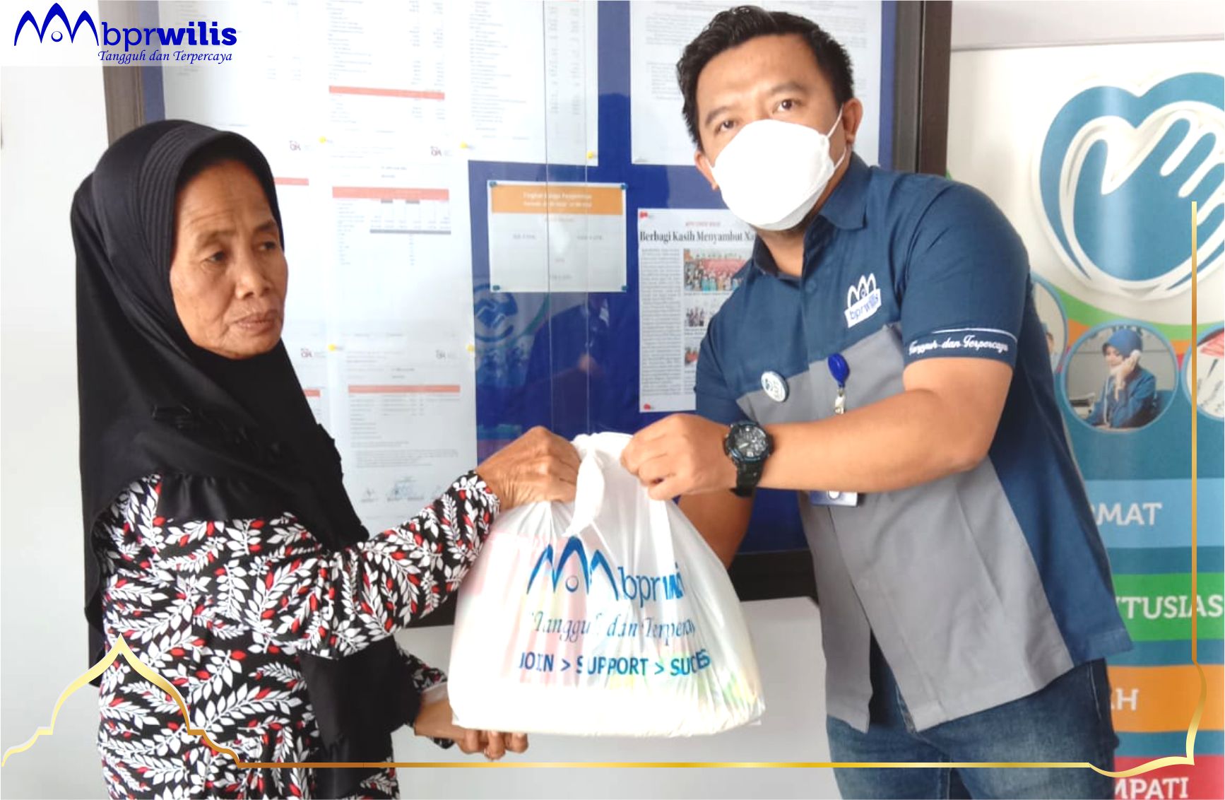 Pembagian zakat Idul Fitri 1443H Kantor Cabang Banyuwangi