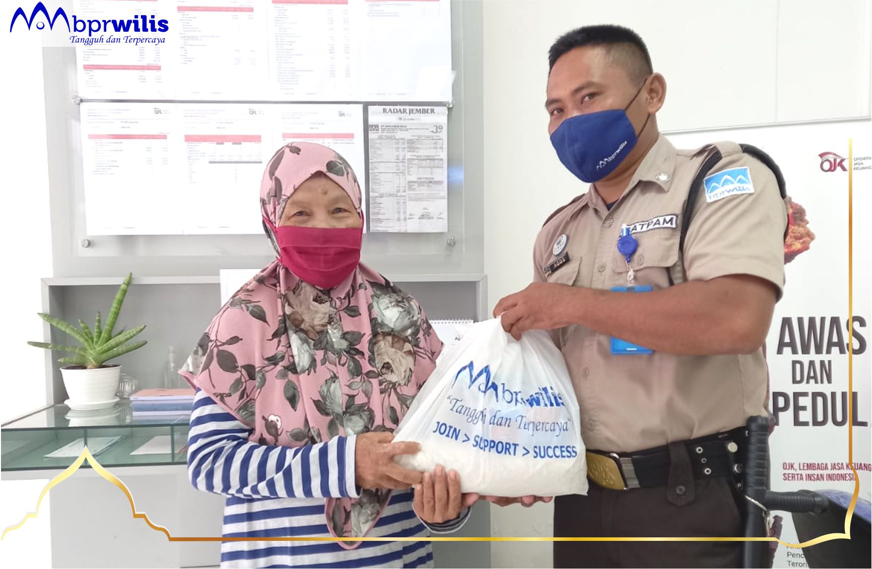 Pembagian zakat Idul Fitri 1443H Kantor Cabang Probolinggo