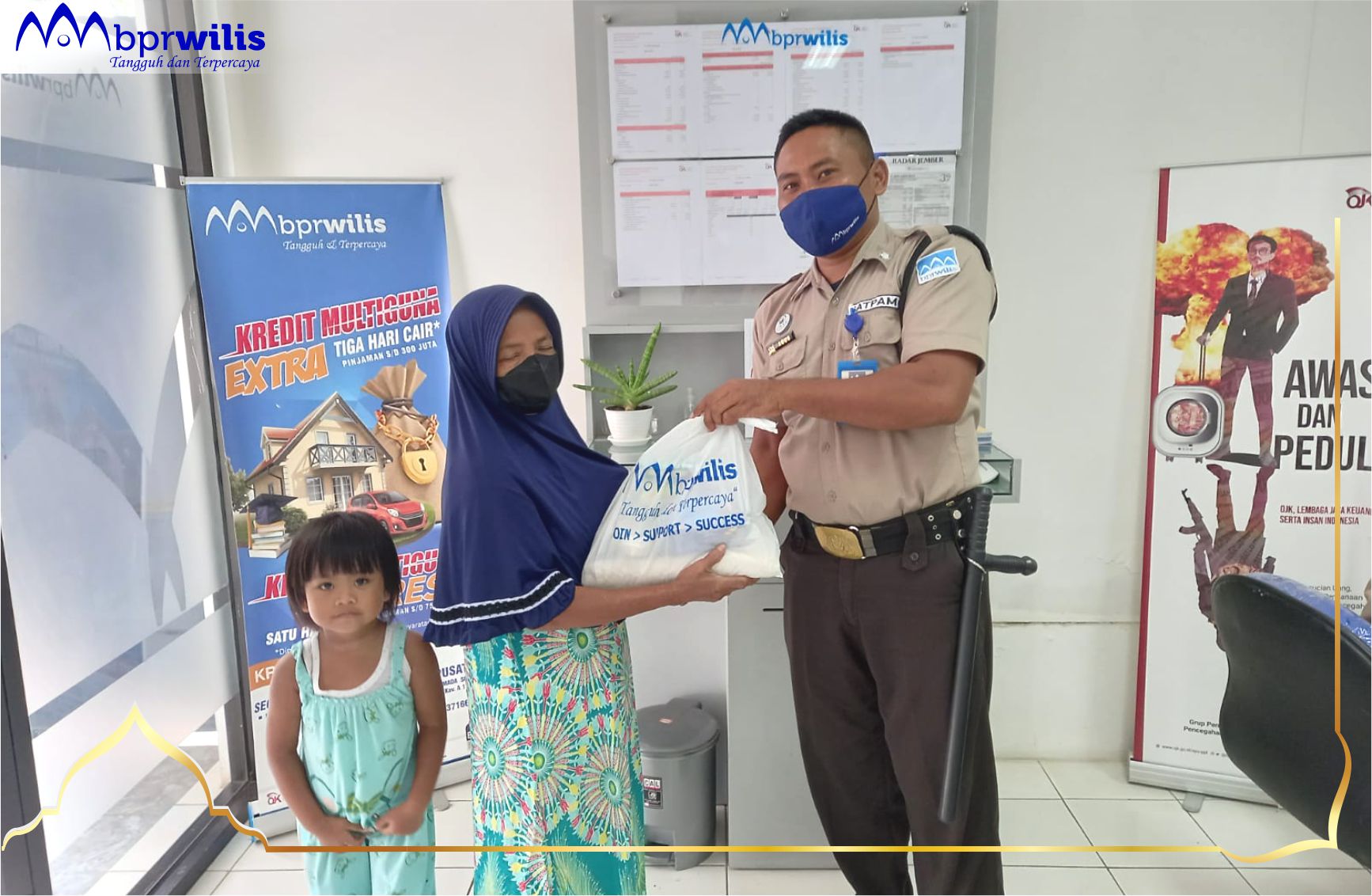 Pembagian zakat Idul Fitri 1443H Kantor Cabang Probolinggo