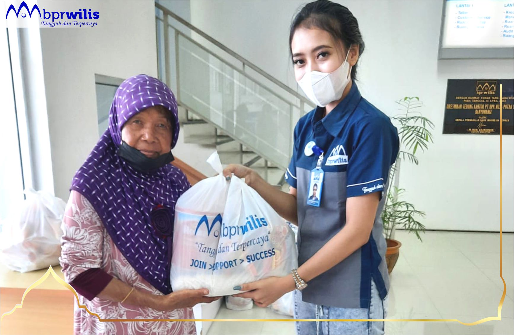 Pembagian zakat Idul Fitri 1443H Kantor Cabang Banyuwangi