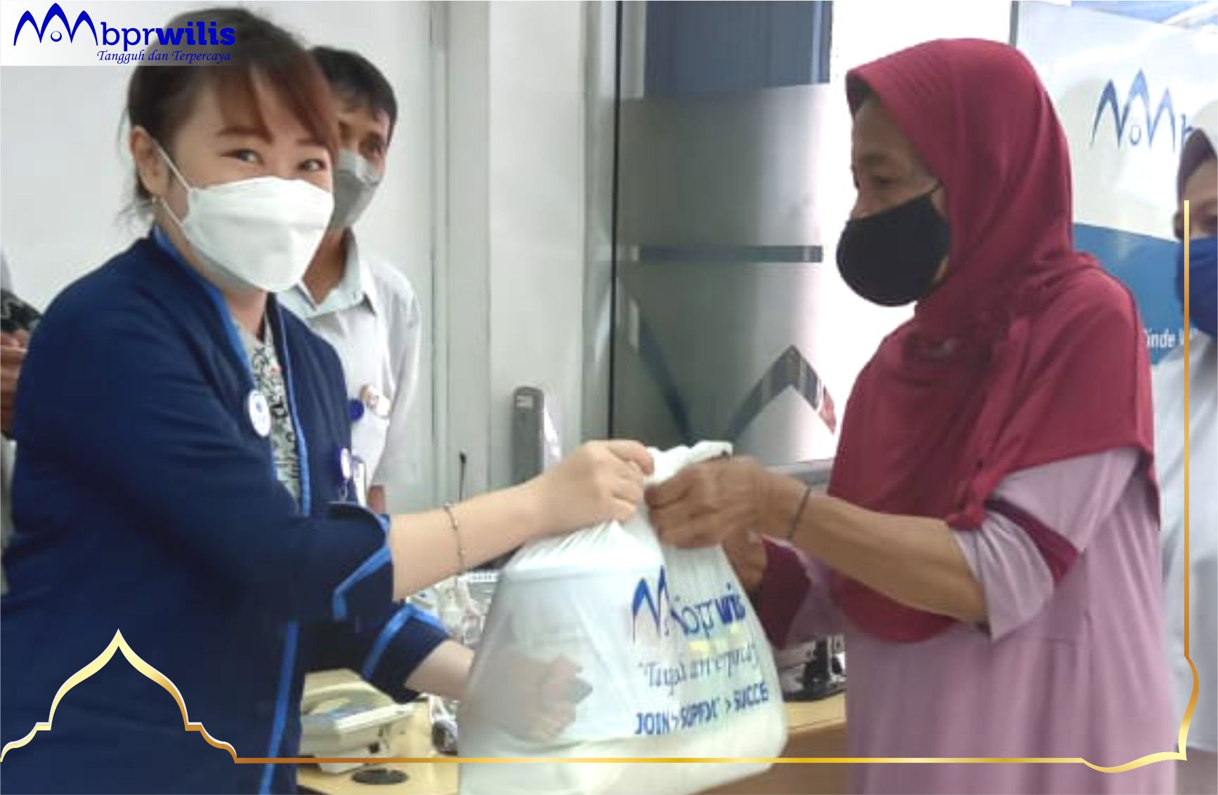 Pembagian zakat Idul Fitri 1443H Kantor Cabang Jember